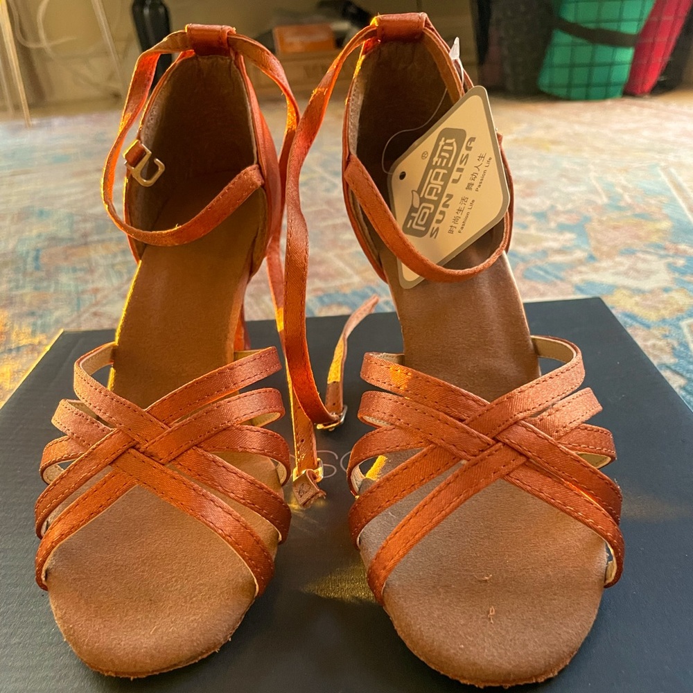 Brand New NWT, bronze strappy Latin dance shoes for women size 37 (US 6.5-7)